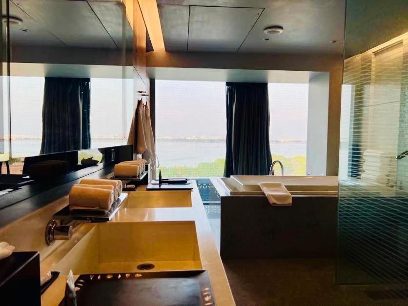 The Park Hyderabad, Banjara Hills Near Hussain Sagar Lake Exterior foto Bathroom