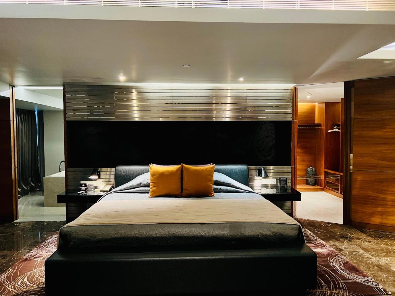 The Park Hyderabad, Banjara Hills Near Hussain Sagar Lake Exterior foto A bedroom in the Presidential Suite
