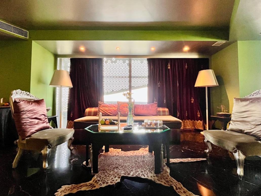 The Park Hyderabad, Banjara Hills Near Hussain Sagar Lake Exterior foto The interior of a suite at the Mandarin Oriental, Munich