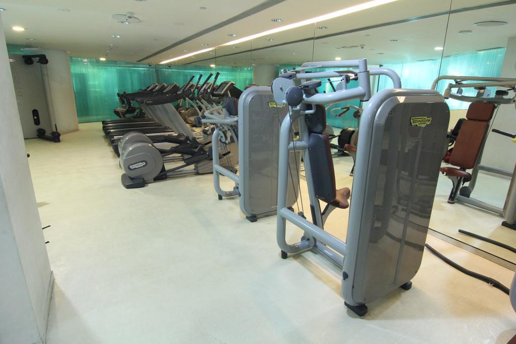 The Park Hyderabad, Banjara Hills Near Hussain Sagar Lake Exterior foto The gym at the hotel