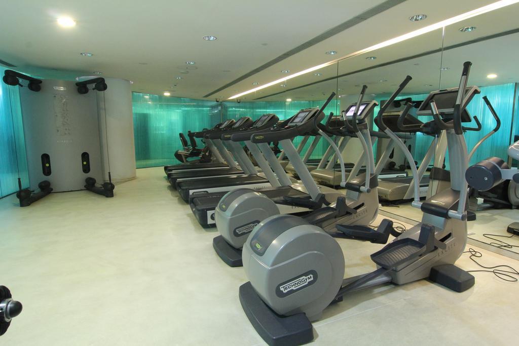 The Park Hyderabad, Banjara Hills Near Hussain Sagar Lake Exterior foto The gym at the hotel