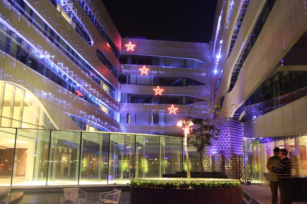 The Park Hyderabad, Banjara Hills Near Hussain Sagar Lake Exterior foto The interior of the complex