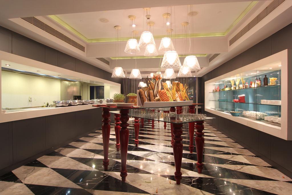 The Park Hyderabad, Banjara Hills Near Hussain Sagar Lake Exterior foto The Bar
