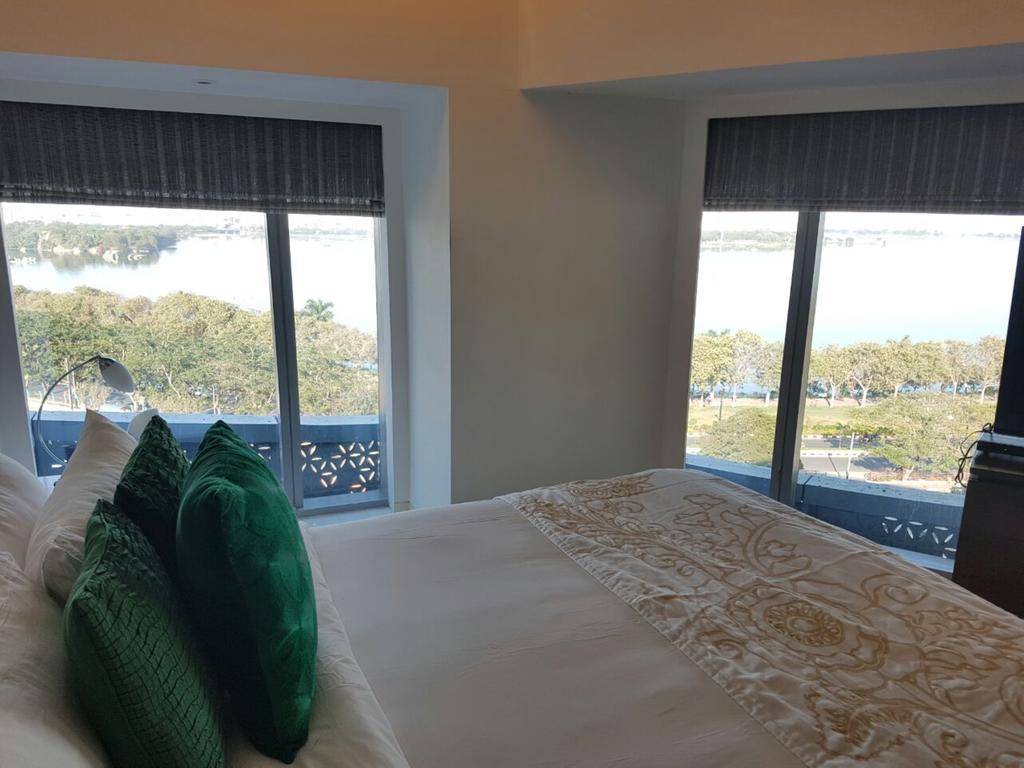 The Park Hyderabad, Banjara Hills Near Hussain Sagar Lake Exterior foto A bedroom at the hotel